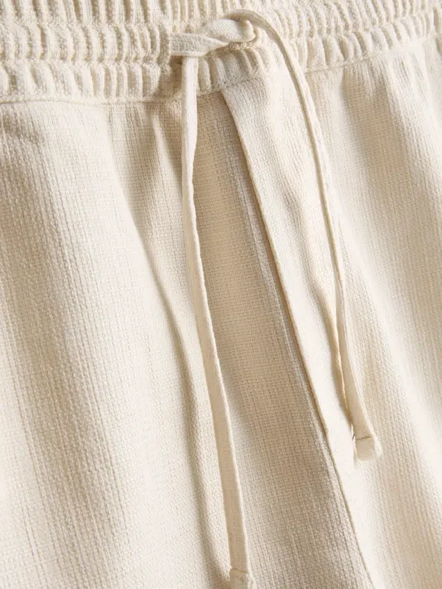 Shorts med struktur og snøre