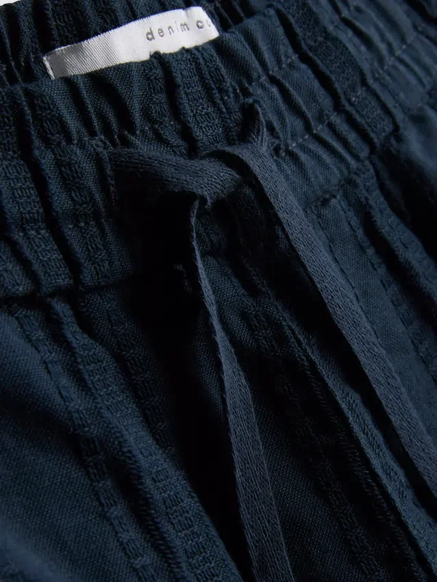 Shorts med struktur og snøre