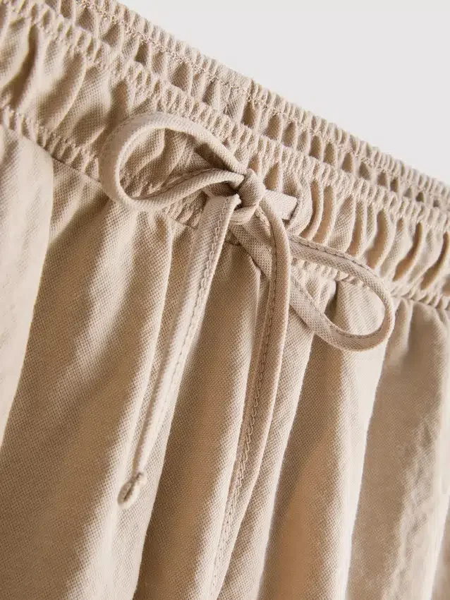 Shorts med struktur og snøre