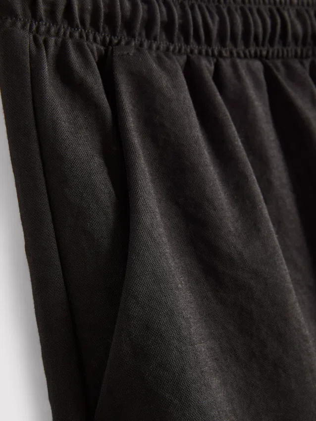 Shorts med struktur og snøre