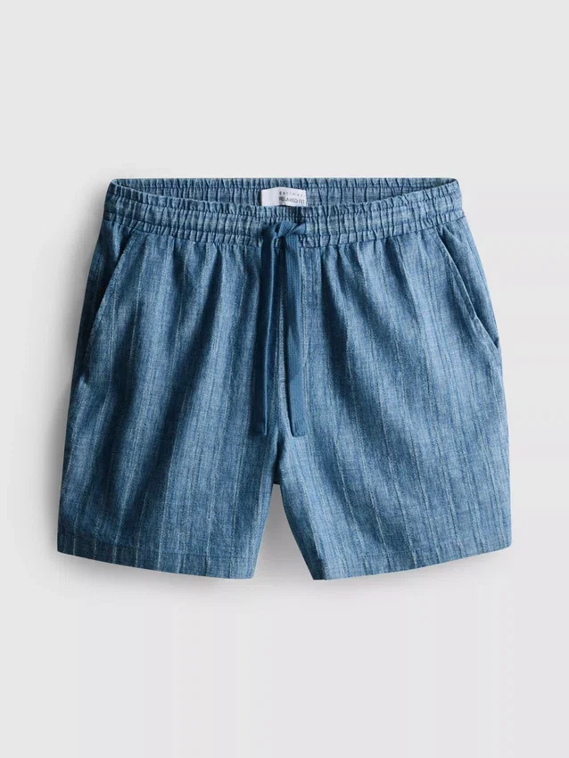 Shorts med struktur og snøre i taljen