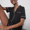 Shorty-pyjamasser i boyfriend-stil