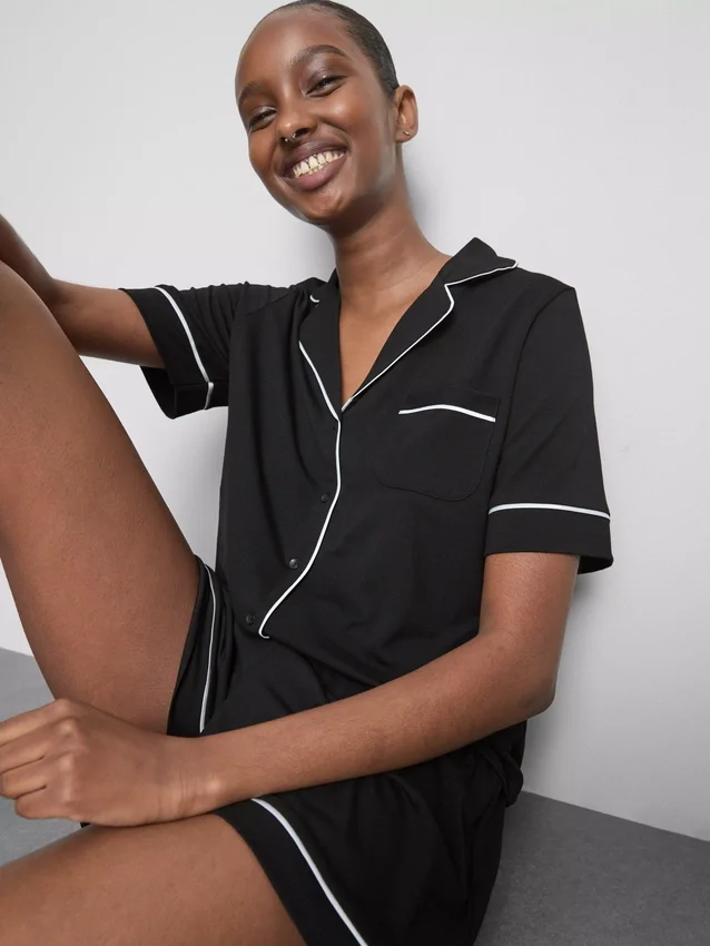 Shorty-pyjamasser i boyfriend-stil
