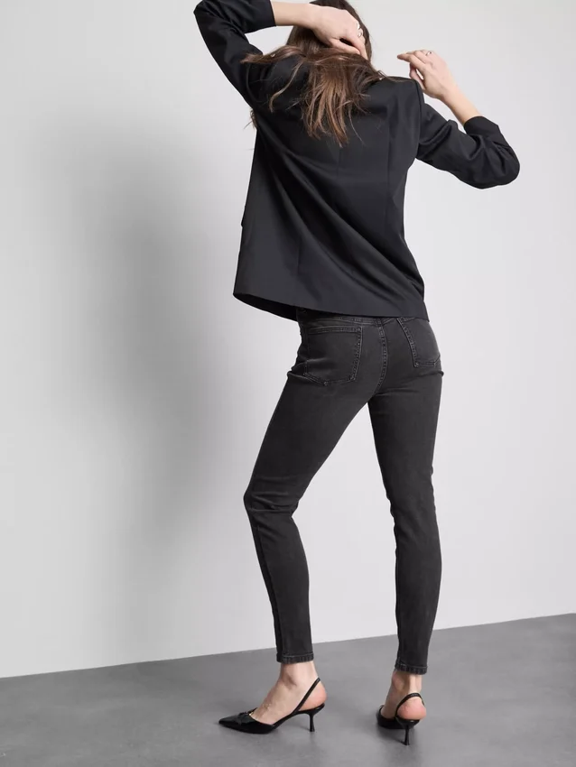 Skinny jeans i bomuldsrig denim