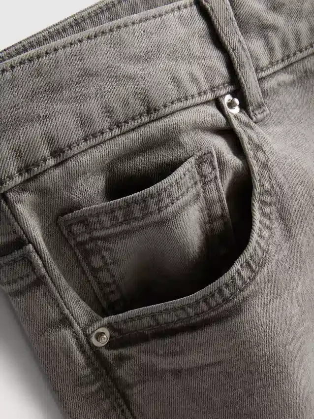 Skinny jeans i bomuldsrig denim