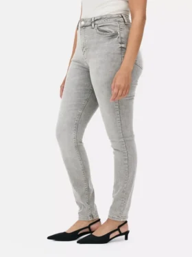 Skinny jeans med høj talje