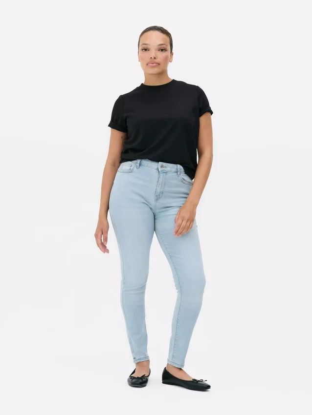 Skinny jeans med høj talje