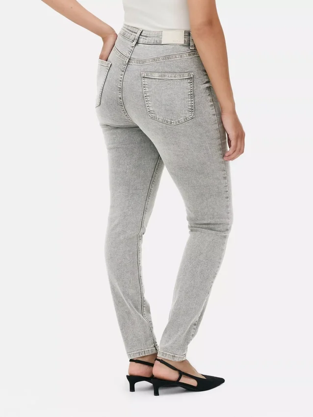 Skinny jeans med høj talje
