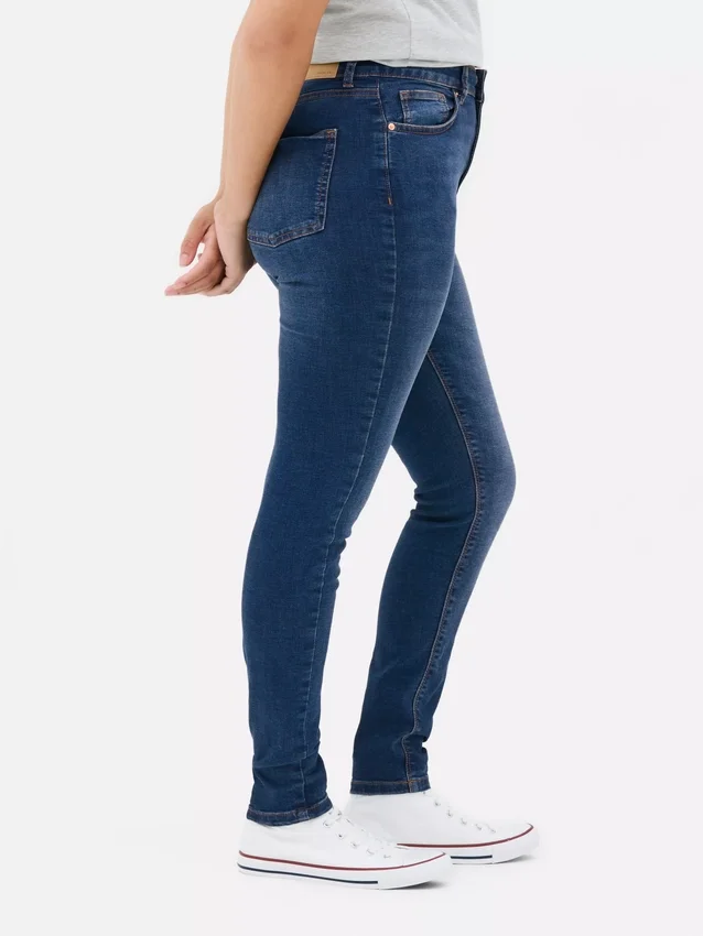 Skinny jeans med høj talje