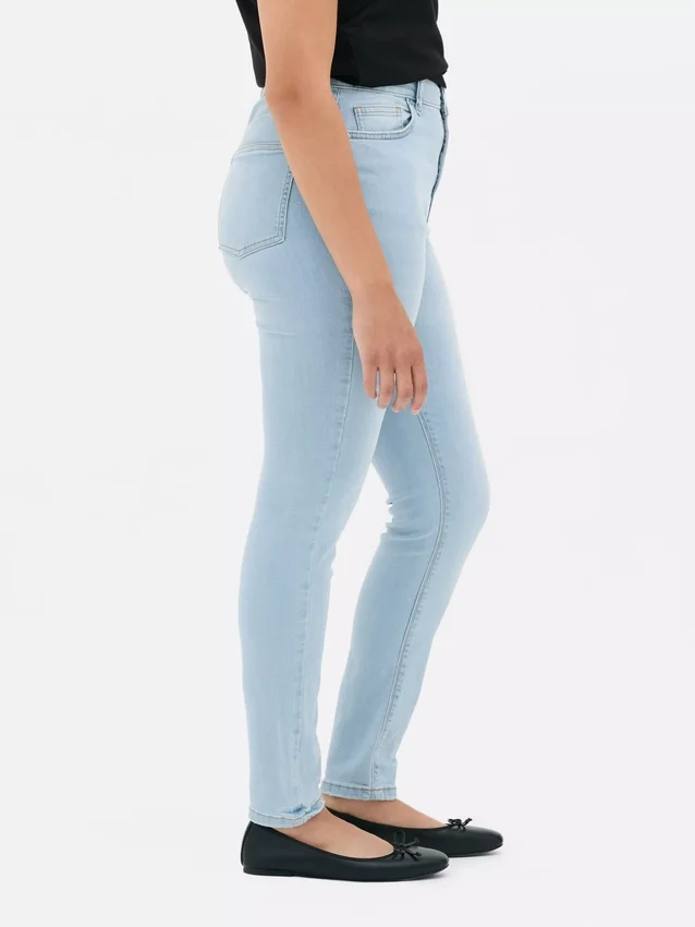 Skinny jeans med høj talje