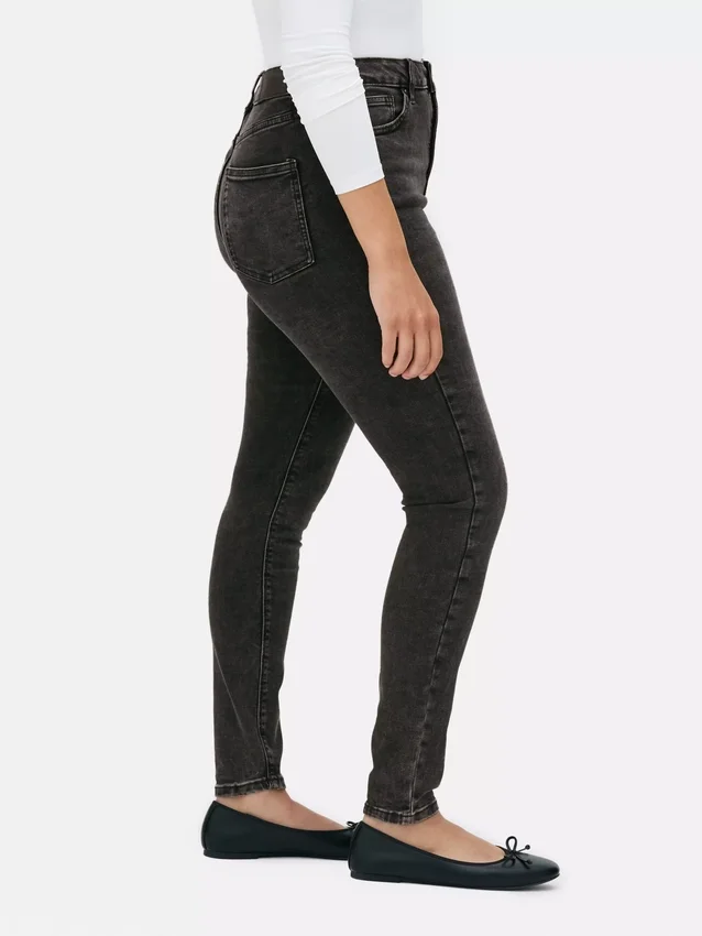 Skinny jeans med høj talje