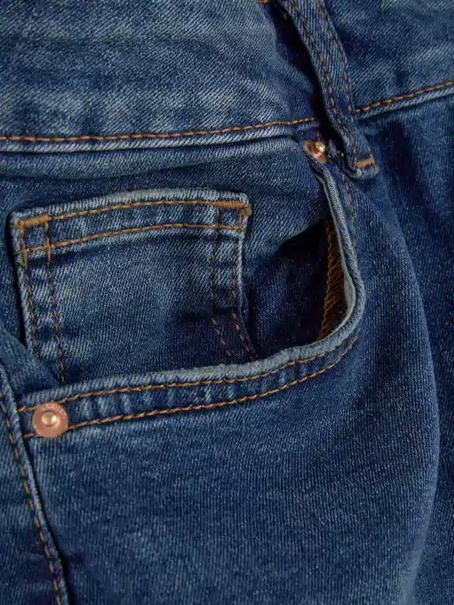 Skinny jeans med høj talje