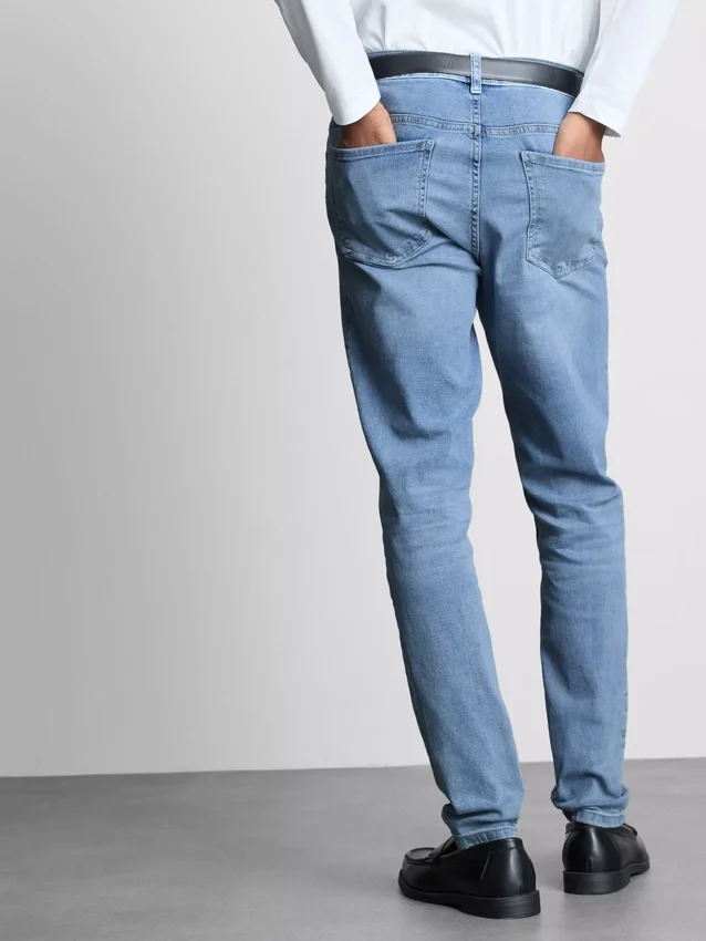 Skinny jeans med mellemhøj talje