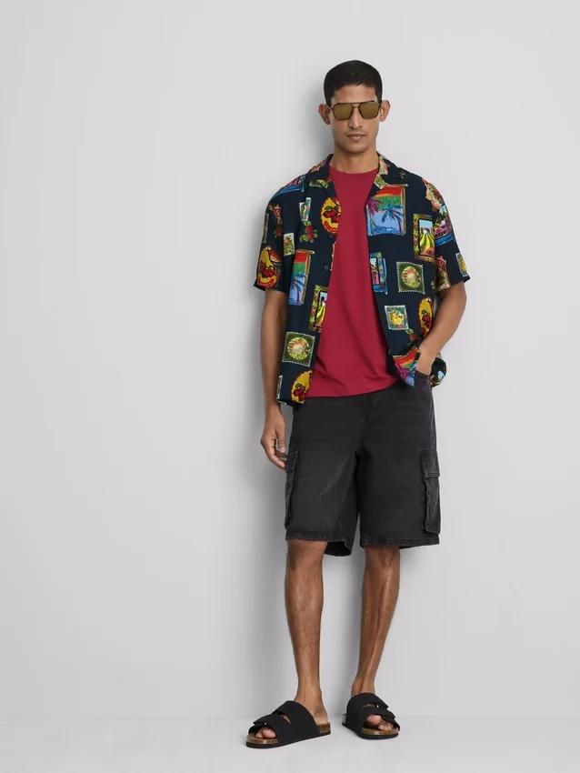 Skjorte med resort-print og reverskrave