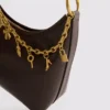 Skuldertaske med charmedetaljer