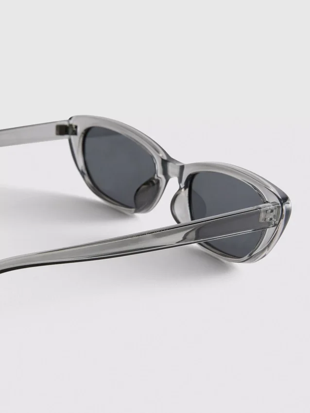 Slanke solbriller i cat-eye-stil