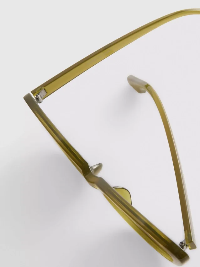 Slanke solbriller i cat-eye-stil