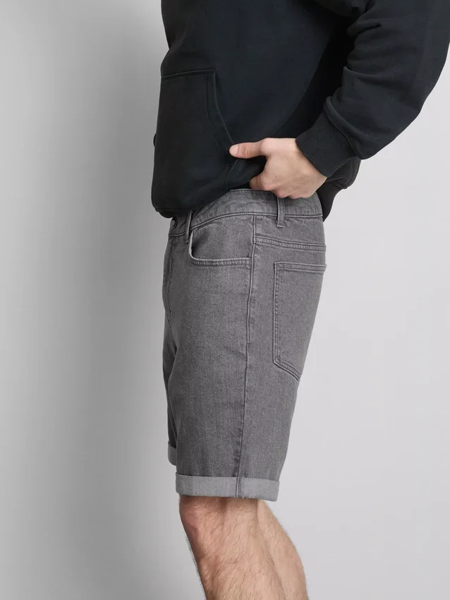 Slim-fit denimshorts med mellemhøj talje