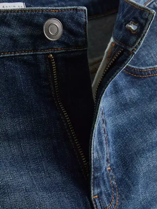 Slim-fit denimshorts med mellemhøj talje