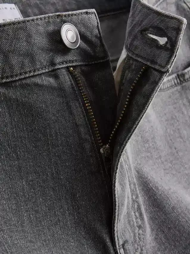Slim-fit denimshorts med mellemhøj talje