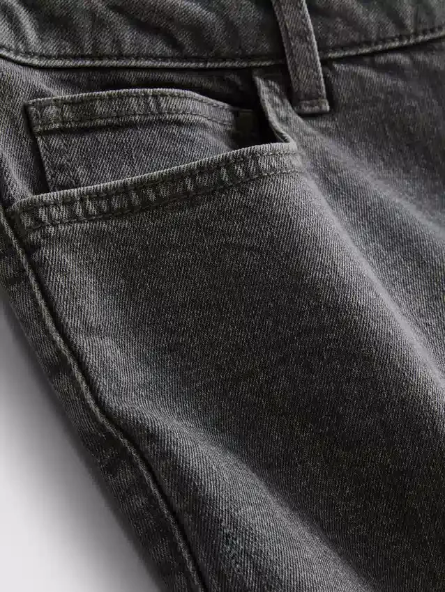 Slim-fit denimshorts med mellemhøj talje