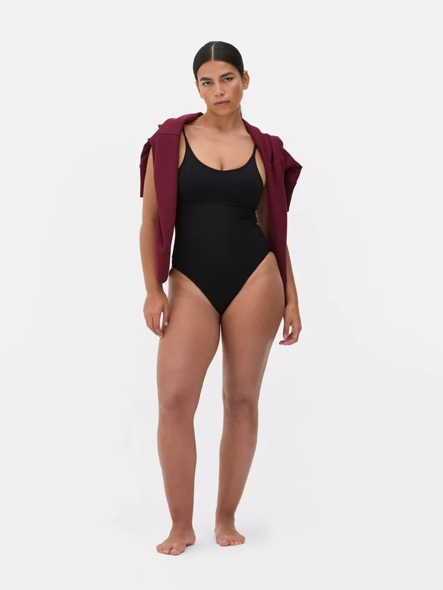 Sømløs, figurformende bodysuit