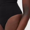 Sømløs Shapewear-string med høj talje