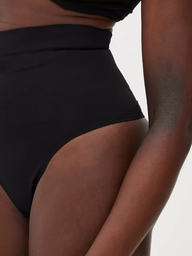 Sømløs Shapewear-string med høj talje