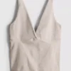 Sømløs tanktop med V-udskæring