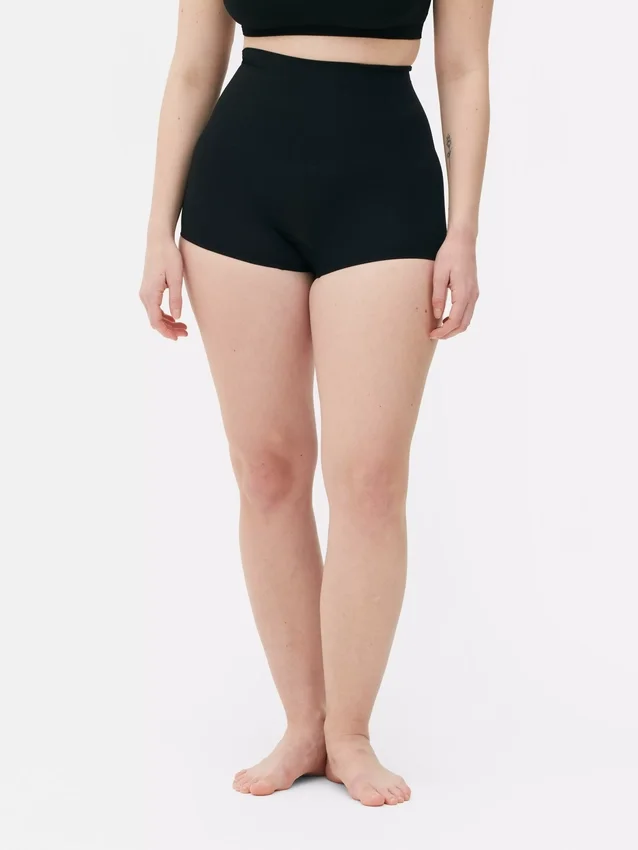 Sømløse formende shorts