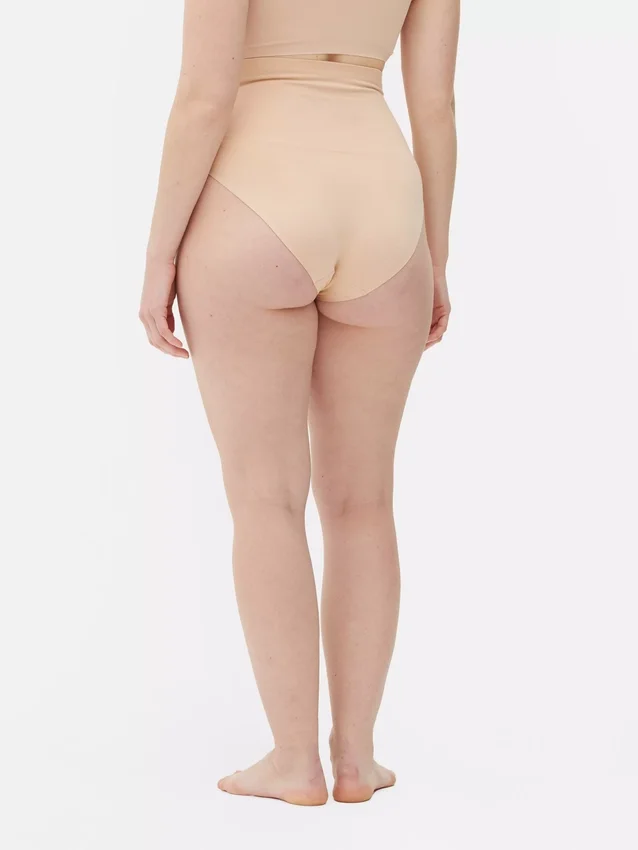 Sømløse shapewear-trusser med høj talje