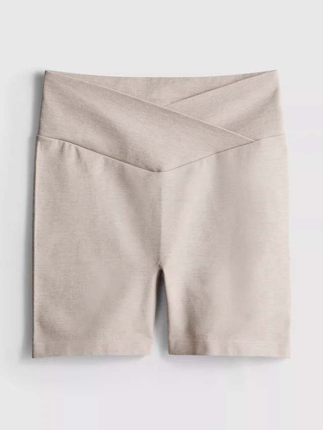 Sømløse sportshorts med krydsende linning