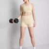 Smørblød, stroppet crop-top