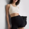 Smørblød, stroppet crop-top