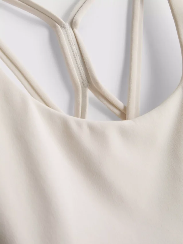 Smørblød, stroppet crop-top