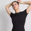 Smørblød, tætsiddende T-shirt