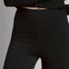 Smørbløde leggings med udvidet ben