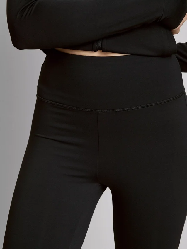 Smørbløde leggings med udvidet ben