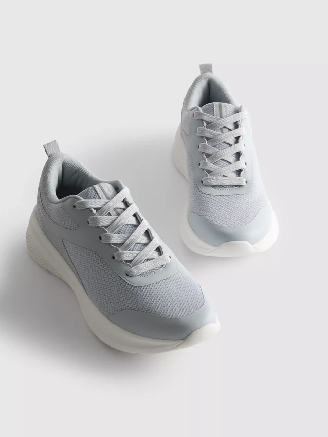 Sneakers i aktivt mesh