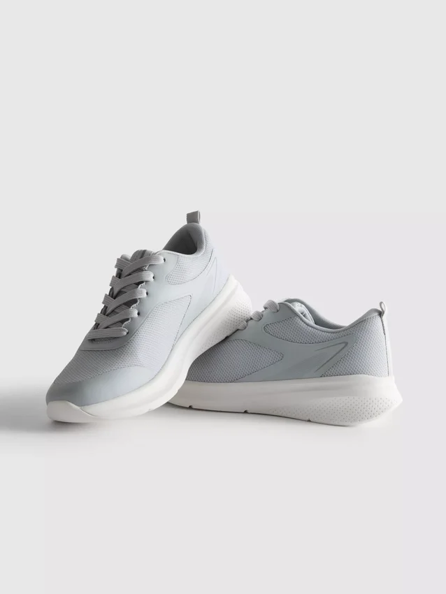 Sneakers i aktivt mesh