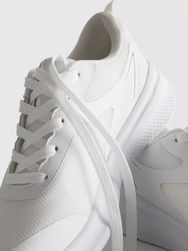 Sneakers i aktivt mesh
