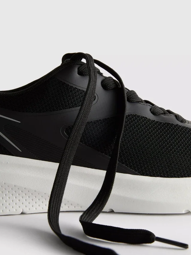 Sneakers i aktivt mesh