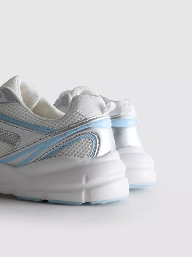 Sneakers i groft mesh
