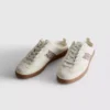 Sneakers med gummisål, der er nemme at tage på