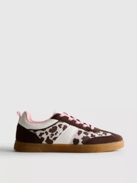 Sneakers med gummisål og dyremønster