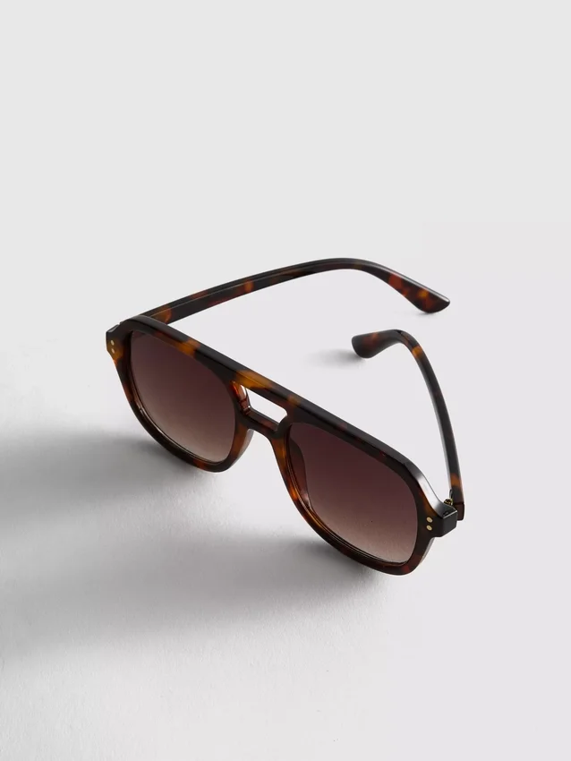 Solbriller i aviator-stil