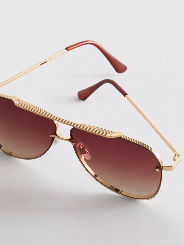 Solbriller i aviator-stil af metal