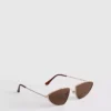 Solbriller med metalstel i aviator-stil