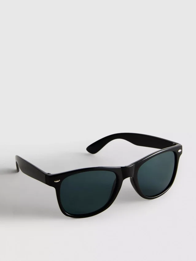 Solbriller med rektangulær ramme