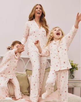 Stacey Solomon gingham-pyjamasser i boyfriend-stil